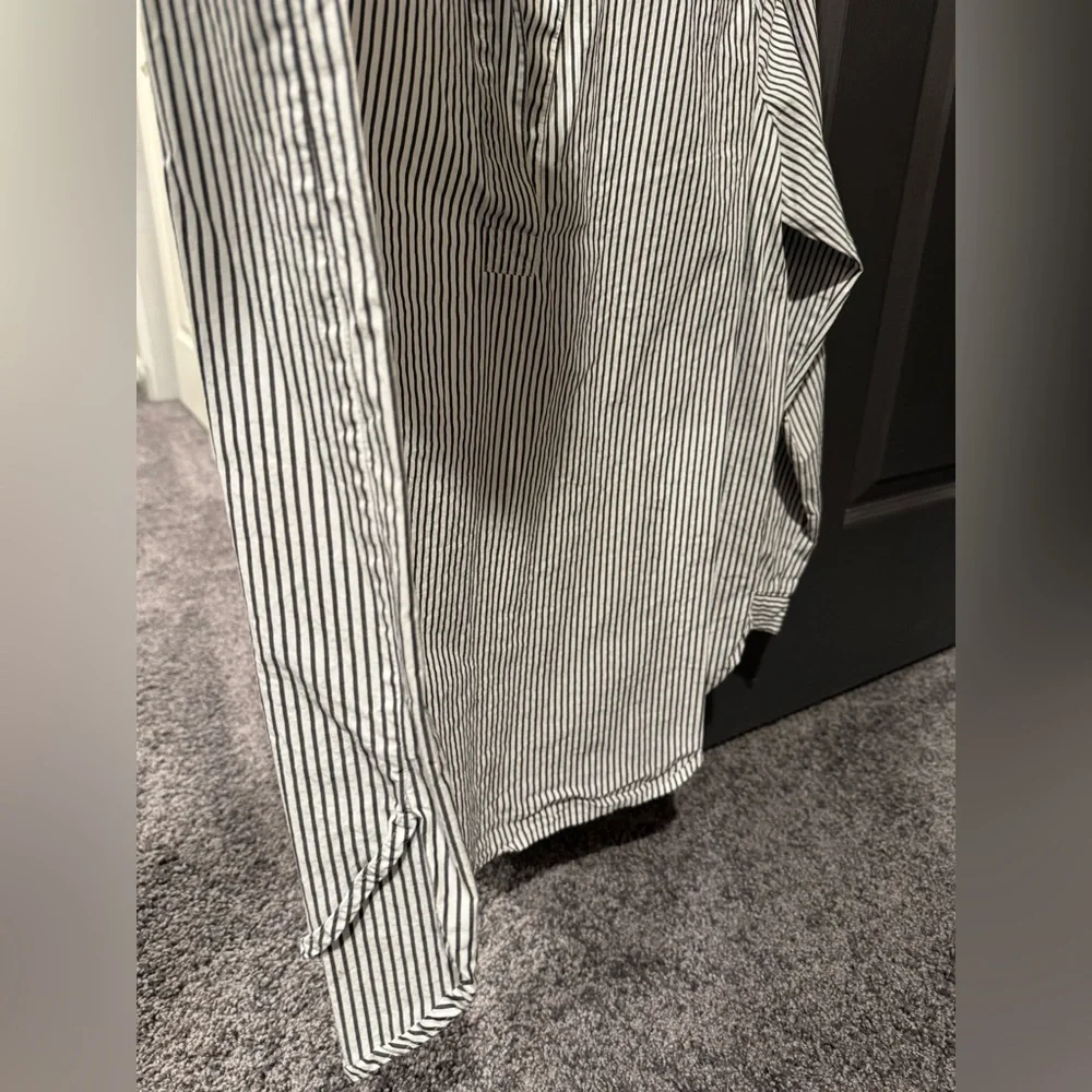J.Crew Gray & White Striped Popover Shirt Women’s Large GUC - Picture 6 of 14